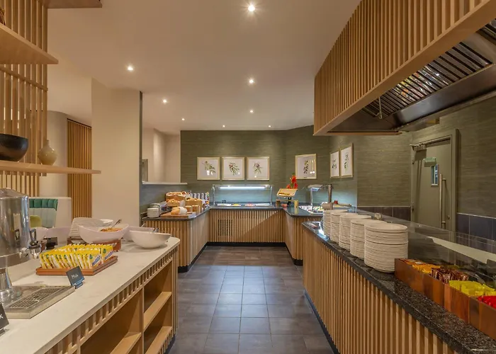 Crowne Plaza Dublin Airport By Ihg Hotel 4*