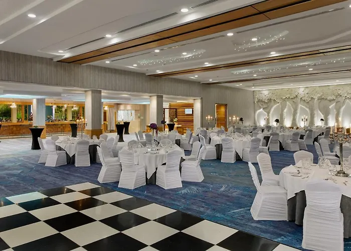 Hotel Crowne Plaza Dublin Airport By Ihg Santry